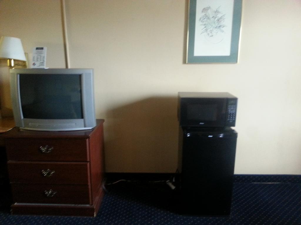 America'S Best Inn & Suites Clarksville Clarksville (Clark County) Bagian luar foto